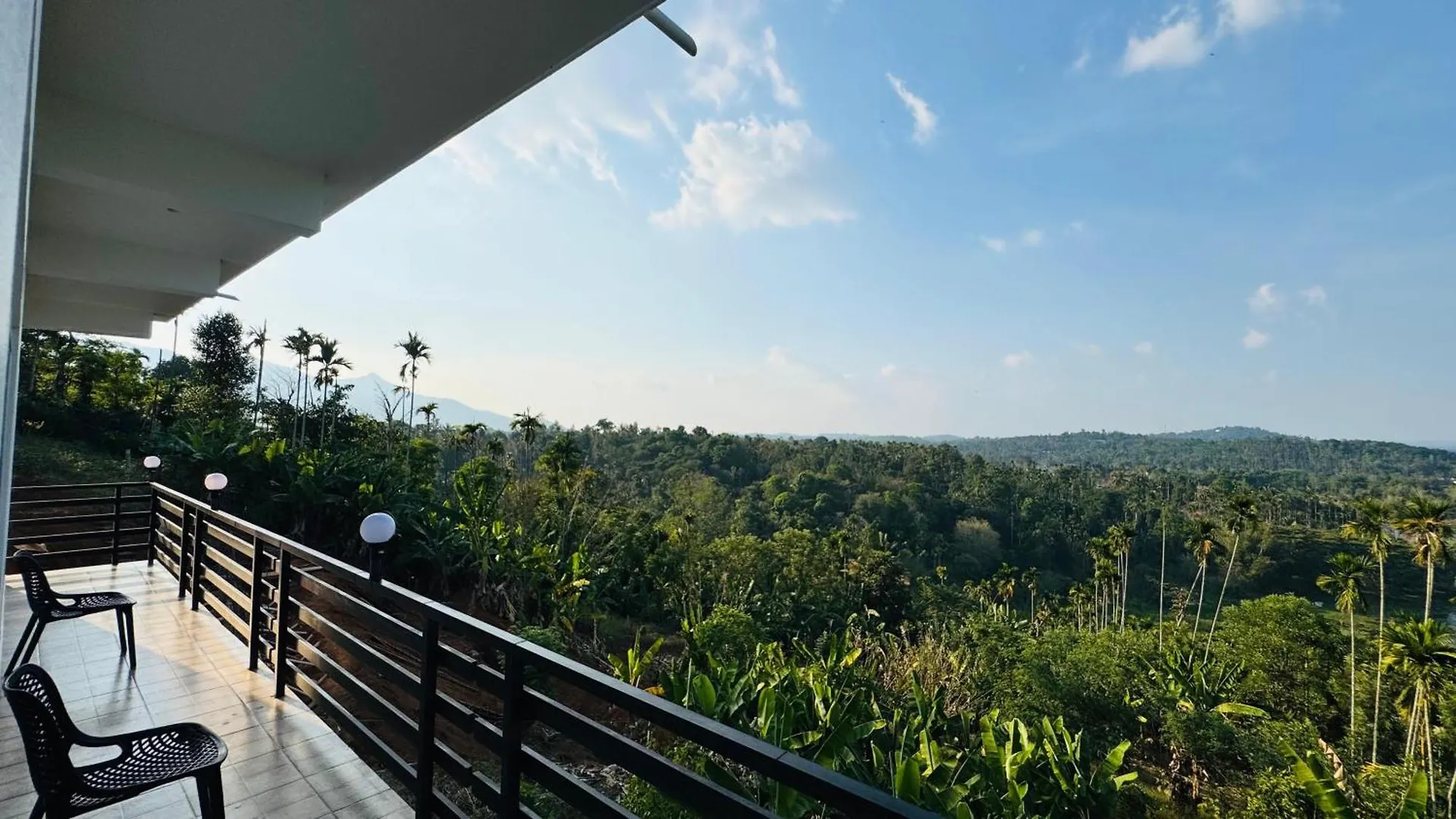 Mountain Lake View Private Pool Villa -Wayanad Meppadi
